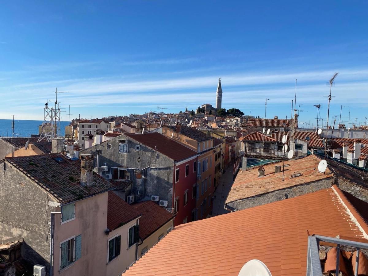 Beautiful Sunsets Over The Roofs Of Rovinj Apartment Exterior photo